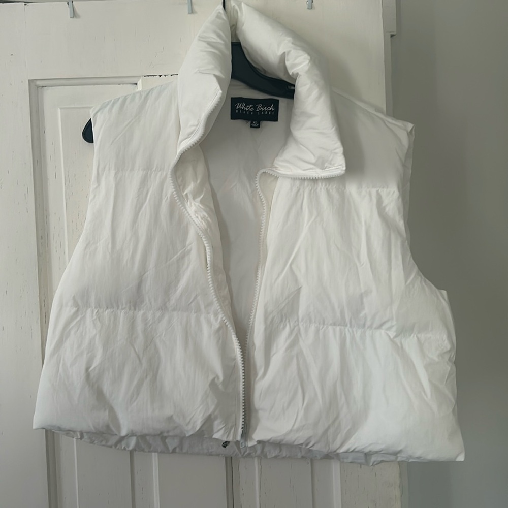 cropped white puffer vest size xl